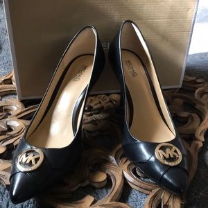 Michael Kors leather pumps